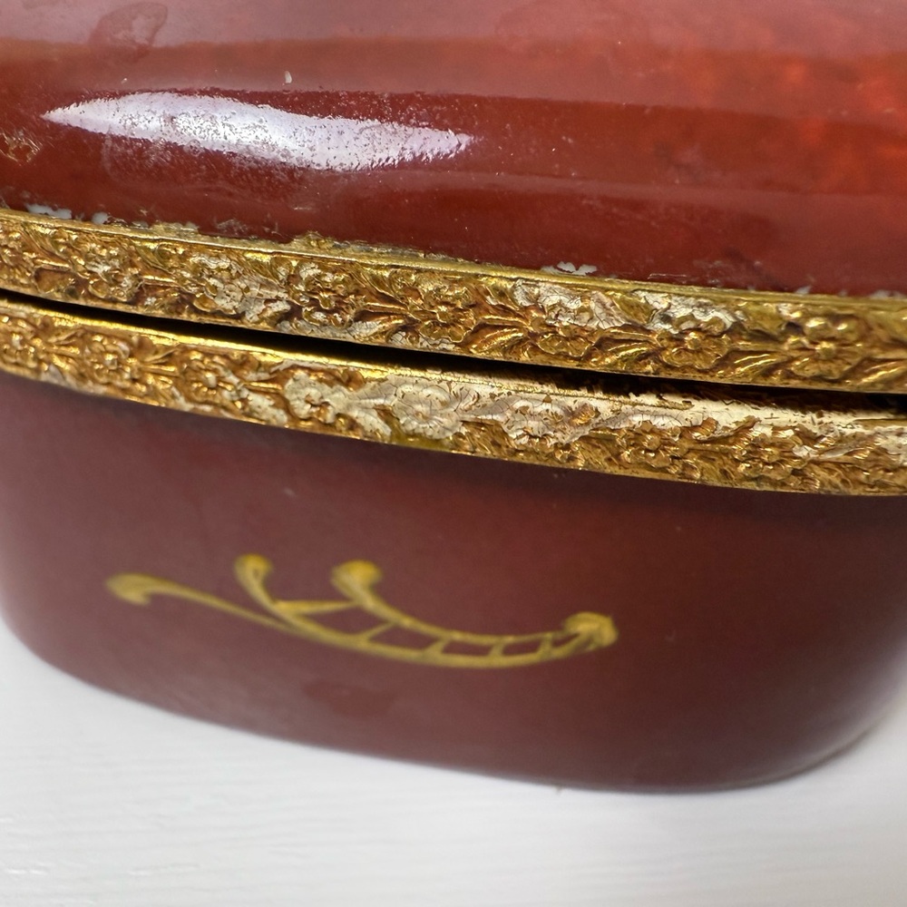 France Hand Painted Plum Porcelain Hinged Trinket Box With Matching Trinket Tray - Picture 13 of 13